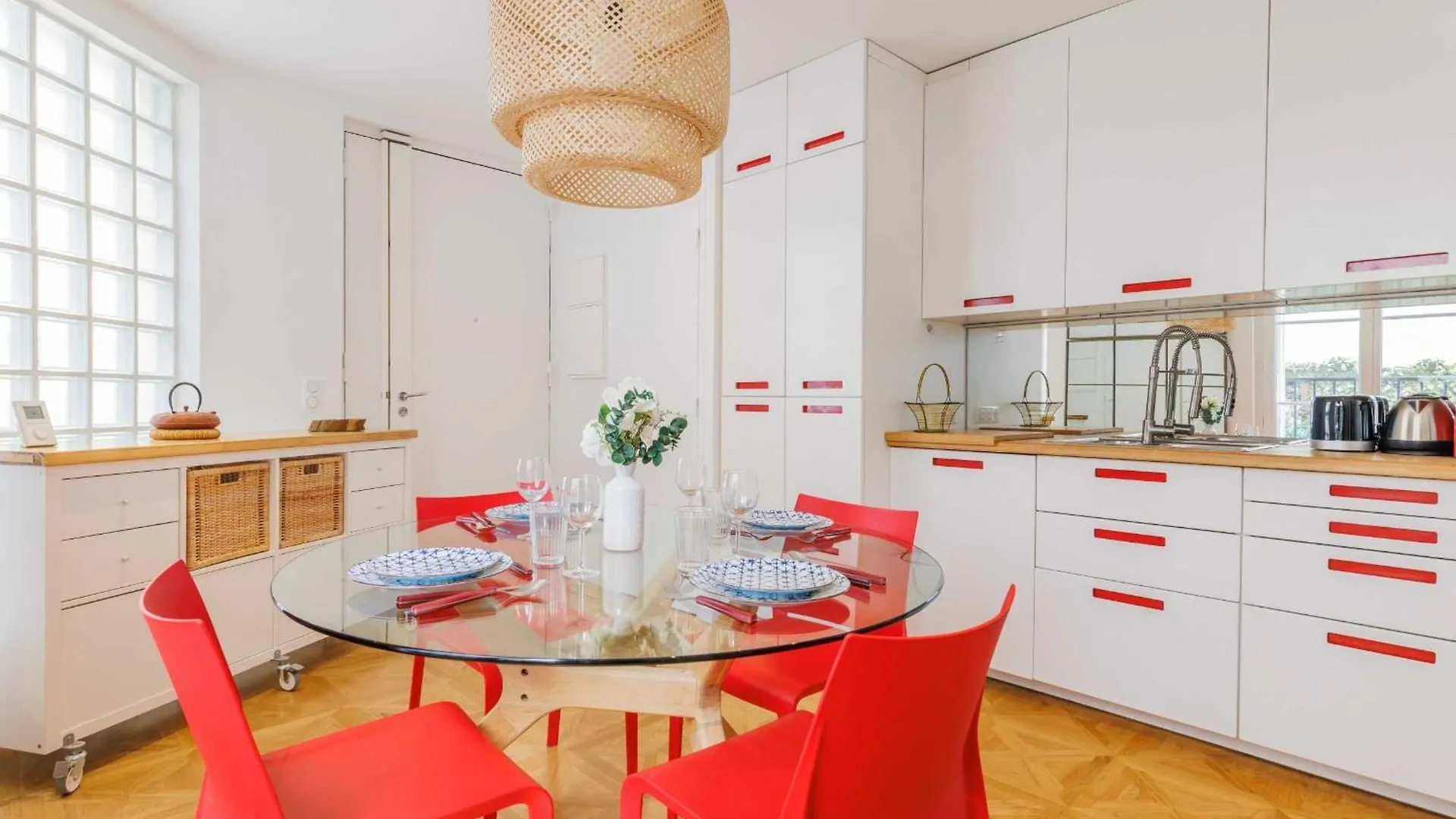 1 Bdr -4p 16th Near Trocadero Apartment